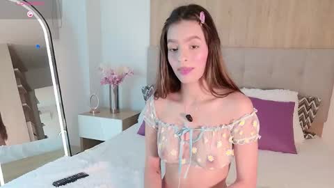 Snapshot of nicole_whitee chatting on January 2026 10:46:02 PM N A T A L I A online show from January 2026 10:46:02 PM