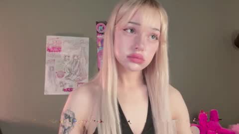 Snapshot of nicole_yo chatting on July 2026 09:25:01 AM Mary online show from July 2026 09:25:01 AM