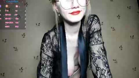 Snapshot of nicoledaviss_ chatting on June 2026 07:40:01 PM NicoleDavis online show from June 2026 07:40:01 PM
