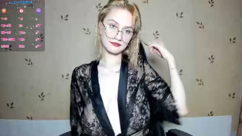 Snapshot of nicoledaviss_ chatting on June 2026 07:26:01 PM NicoleDavis online show from June 2026 07:26:01 PM