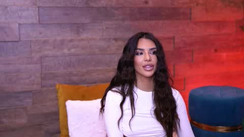 Nicole online show from December 2025 08:21:01 AM