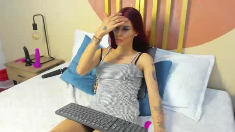 Snapshot of nicolee_angels chatting on April 2026 08:15:01 PM N i c o l e online show from April 2026 08:15:01 PM