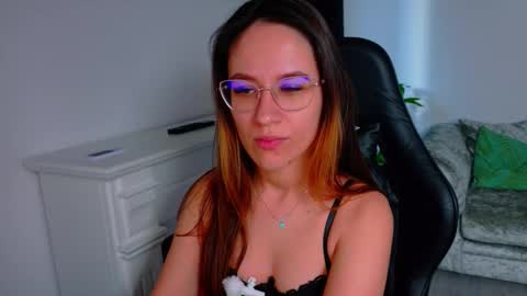 Snapshot of nicoleirisxxx chatting on February 2026 06:07:01 AM nicoleirisxxx online show from February 2026 06:07:01 AM