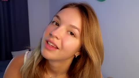 Snapshot of nicolelevis chatting on May 2026 07:32:02 PM Nicole online show from May 2026 07:32:02 PM