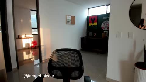 Snapshot of nicolemanson chatting on March 2025 10:31:02 PM Nicole Manson online show from March 2025 10:31:02 PM