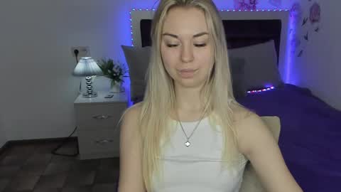 NicoleStunning online show from May 2026 06:33:01 AM