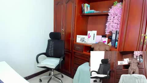 Nicolett Ryan  online show from October 2025 12:05:02 PM