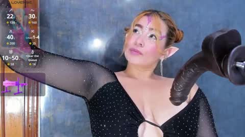 Nicolle online show from March 2026 07:03:02 PM