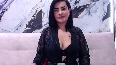 nicolle gomes online show from November 2025 07:24:01 PM
