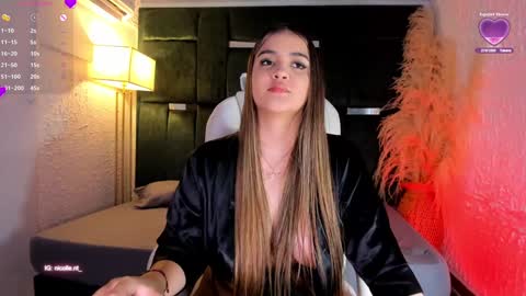 Nicolle online show from December 2024 09:39:02 PM