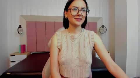 Nicoll  online show from January 2026 01:59:02 PM