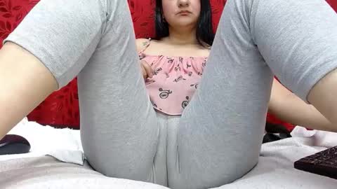 NICOLLE online show from February 2026 11:00:01 PM