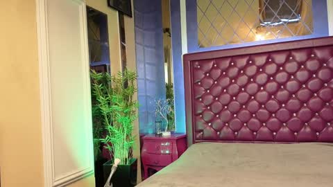 Nicolle online show from December 2024 06:33:02 AM