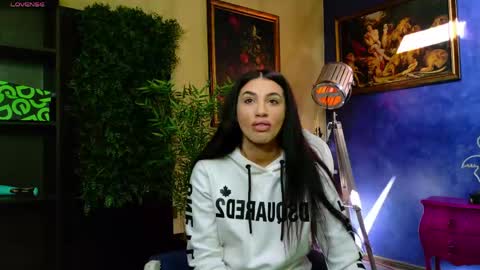 Snapshot of nicollepalmer chatting on April 2026 07:11:01 AM Nicolle online show from April 2026 07:11:01 AM