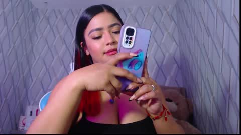 Nicolle Miley online show from January 2025 04:50:01 AM