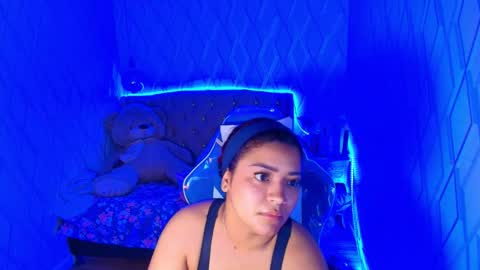 Nicolle Miley online show from November 2025 03:27:01 AM