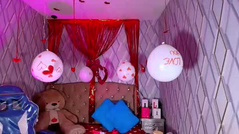 Nicolle Miley online show from February 2026 04:42:02 AM