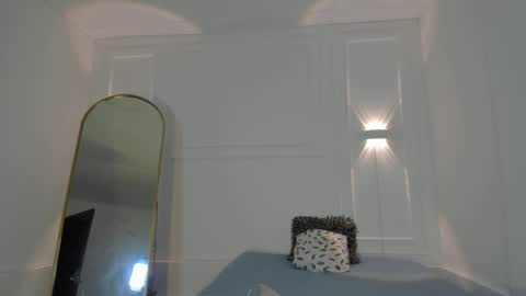 Nicol online show from March 2026 09:33:02 PM