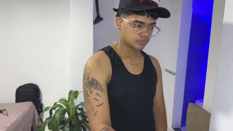 nicvelez22 online show from April 2026 05:34:01 AM