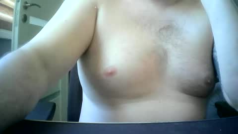 Snapshot of niewidoczny26 chatting on May 2026 07:46:02 AM Niewidoczny online show from May 2026 07:46:02 AM