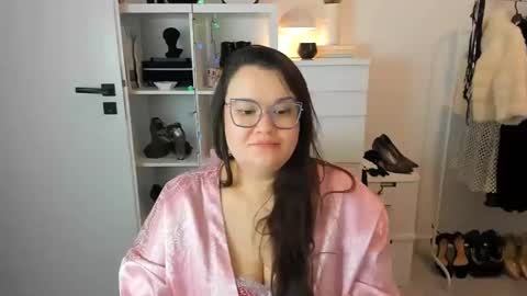 Holly online show from March 2026 07:21:02 PM