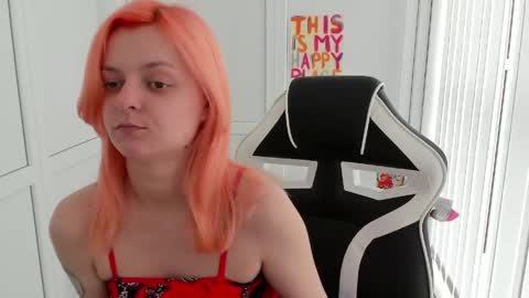 Snapshot of nightleaf_ chatting on June 2026 12:33:02 PM Bestie online show from June 2026 12:33:02 PM