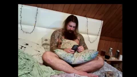 NightRobert  online show from October 2025 06:27:02 PM