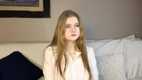 Snapshot of nightsaffron chatting on November 2025 06:59:01 AM Azalea online show from November 2025 06:59:01 AM