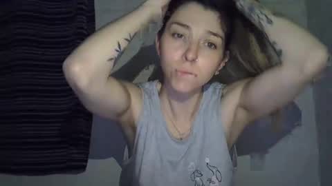 Cam online show from November 2025 02:12:01 AM