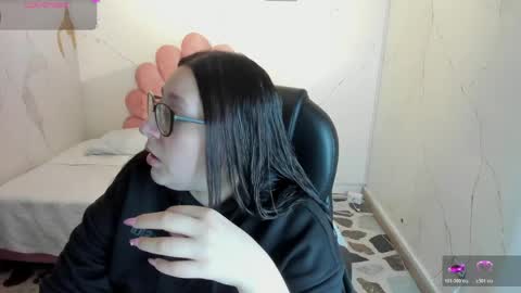 Snapshot of niickyjones chatting on June 2026 07:09:02 AM Anni online show from June 2026 07:09:02 AM