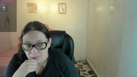 Snapshot of niickyjones chatting on July 2026 12:17:01 AM Anni online show from July 2026 12:17:01 AM