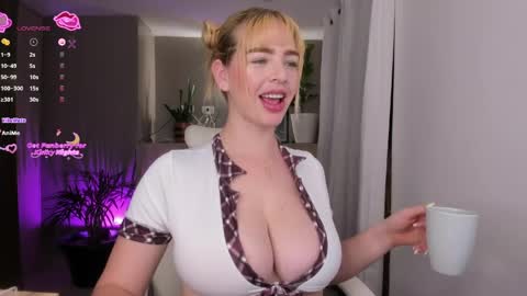 Niicoleta  online show from April 2026 04:06:02 AM