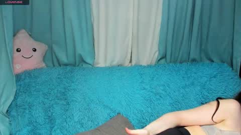 niiik_miiiki online show from May 2026 01:51:01 PM