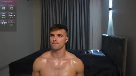 Nik online show from November 2025 06:09:02 PM