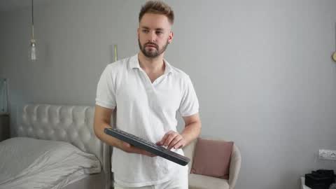 Nik online show from April 2026 08:31:02 AM