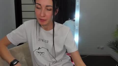 Snapshot of nikamiles chatting on December 2024 06:13:01 PM Nika online show from December 2024 06:13:01 PM