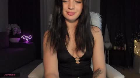 Snapshot of nikamioo chatting on January 2025 07:35:01 PM Nika online show from January 2025 07:35:01 PM