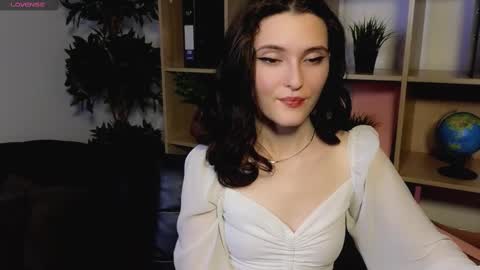 Snapshot of niki_cutes chatting on January 2025 04:42:01 AM niki_cutes online show from January 2025 04:42:01 AM