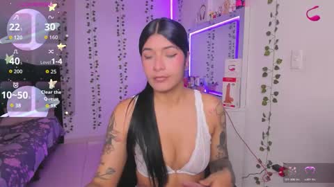 Niki online show from December 2025 01:49:02 PM