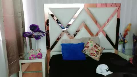 Snapshot of nikievanz chatting on March 2026 03:04:01 PM Nikievanz online show from March 2026 03:04:01 PM