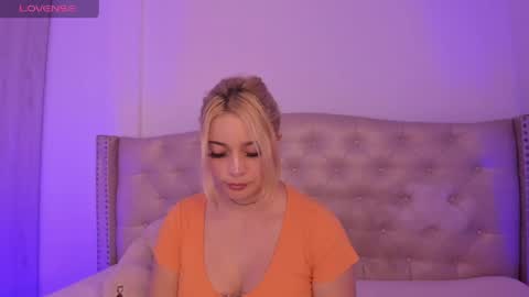 Snapshot of nikiibrooks chatting on May 2026 02:42:02 AM Niikii online show from May 2026 02:42:02 AM