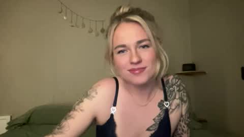 Snapshot of nikitanoirxo chatting on May 2026 03:24:02 AM Nikita Noir Xo online show from May 2026 03:24:02 AM
