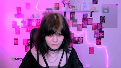 Snapshot of nikki_kiss_ chatting on April 2026 12:29:02 PM nikki_kiss_ online show from April 2026 12:29:02 PM