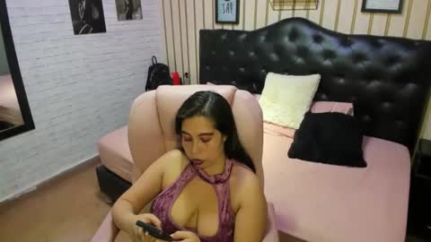 Snapshot of nikki_nikol chatting on May 2026 03:04:02 AM Nikki online show from May 2026 03:04:02 AM
