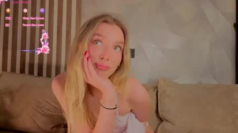 Snapshot of nikki_nyx chatting on May 2026 09:28:01 AM Nikki online show from May 2026 09:28:01 AM