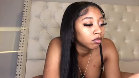 Snapshot of nikkib333 chatting on January 2025 03:09:01 AM NikkiB online show from January 2025 03:09:01 AM