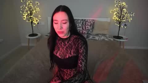 Nikki online show from October 2025 05:28:01 AM