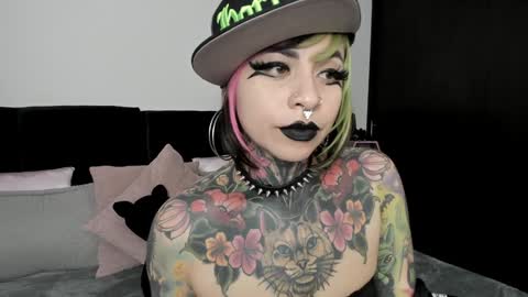Snapshot of nikkiramone chatting on December 2024 01:09:02 PM Nikki Ramone online show from December 2024 01:09:02 PM