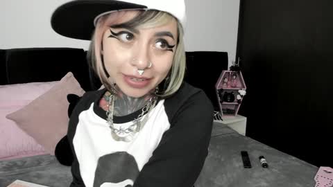 Snapshot of nikkiramone chatting on January 2025 03:18:02 PM Nikki Ramone online show from January 2025 03:18:02 PM