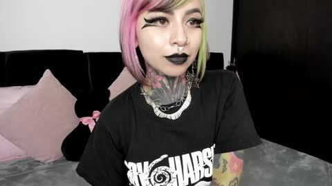 Snapshot of nikkiramone chatting on January 2025 03:02:01 PM Nikki Ramone online show from January 2025 03:02:01 PM